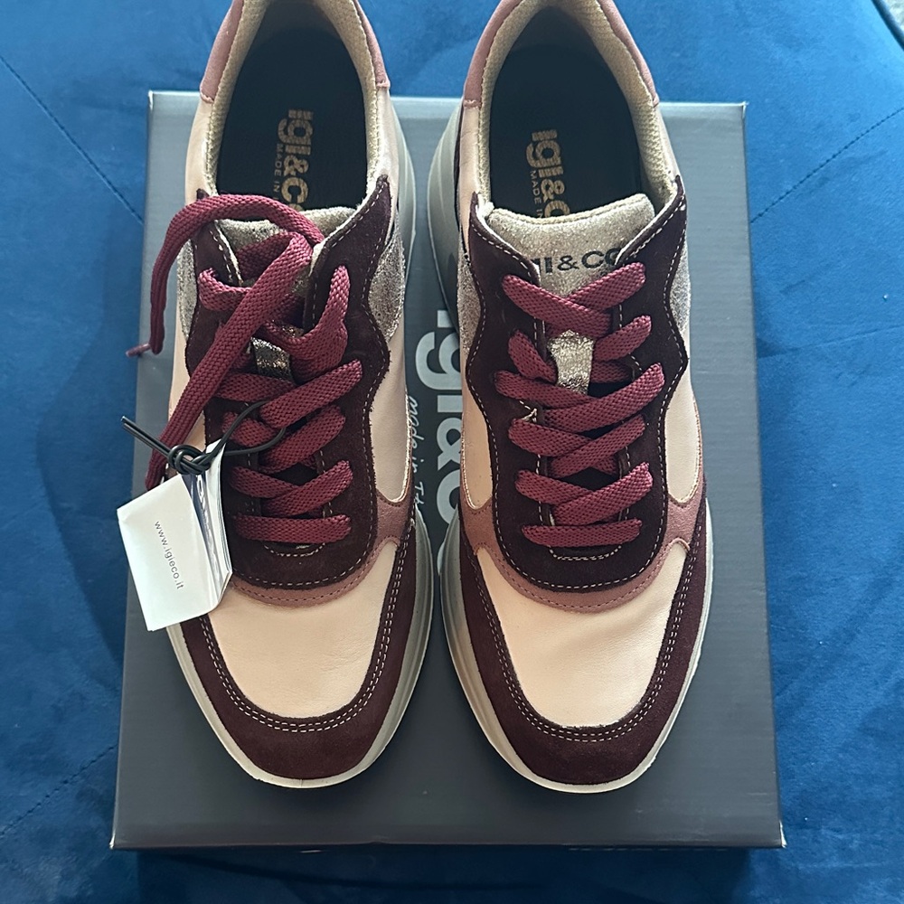 IG&CO Women's Burgundy and Cream Sneakers 9.5